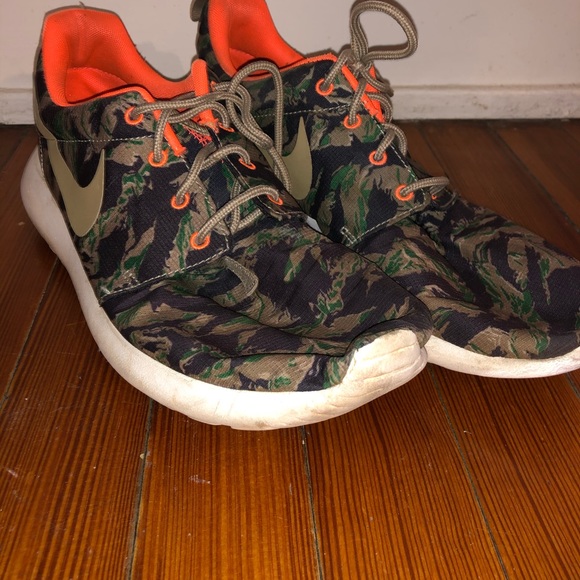 nike roshe run mens camo